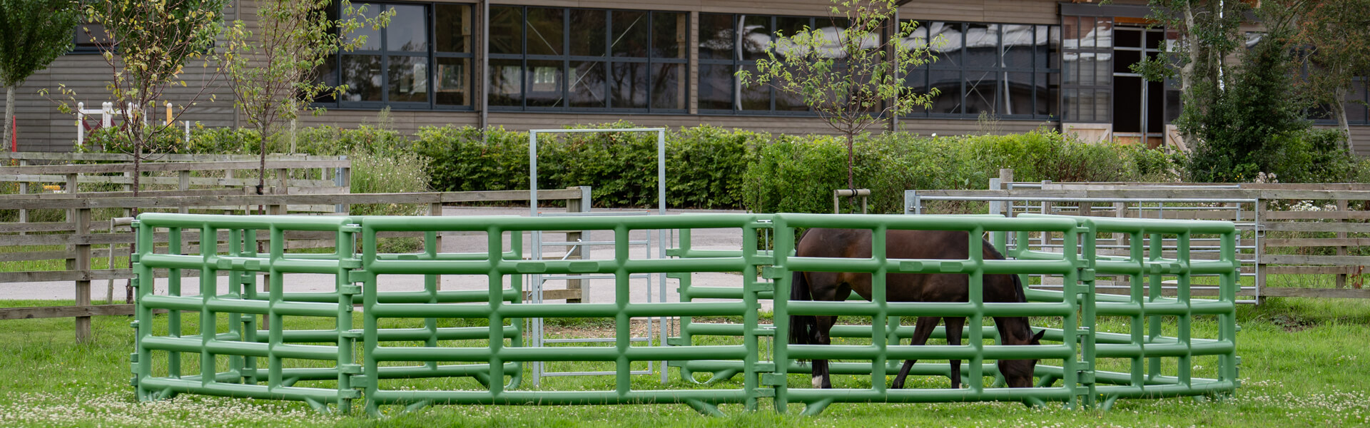 Stable Farm & stable gate product image